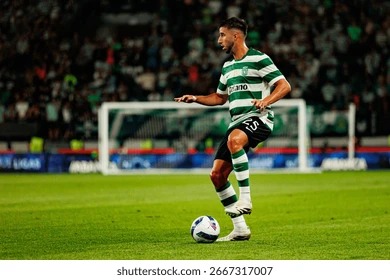 劳塔罗加盟国米后已对阵30支意甲球队破门，同期五大联赛最多