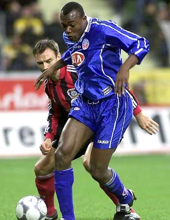 甲竞争日益 甲竞争日益