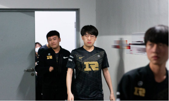 防守与本土 防守与本土