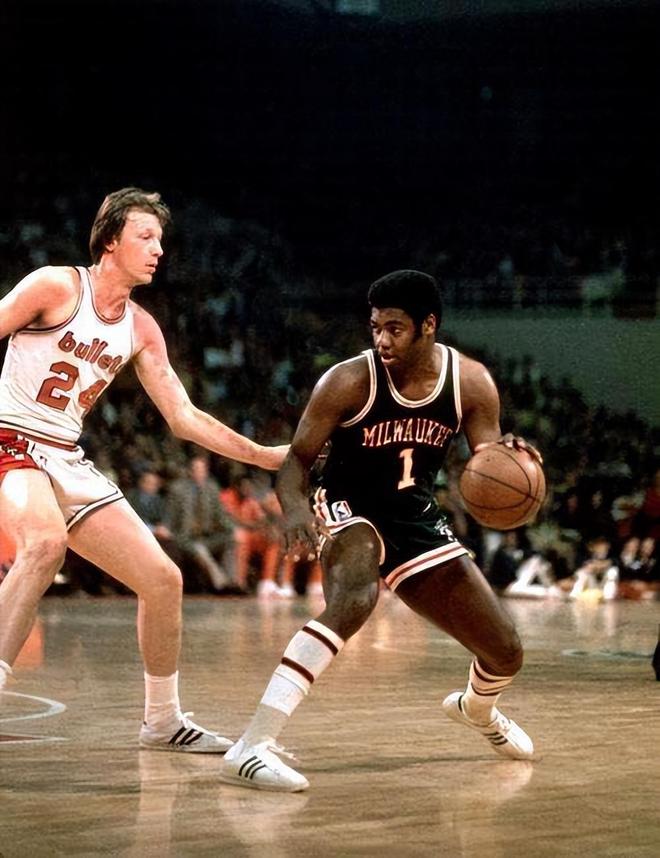 考虑到他与 考虑到他与